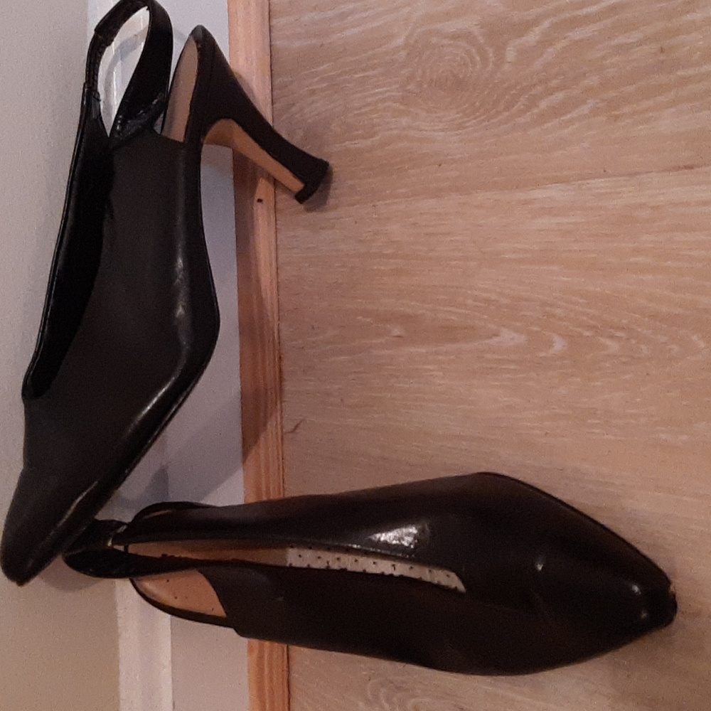 GUC Jasmin black slingbacks
